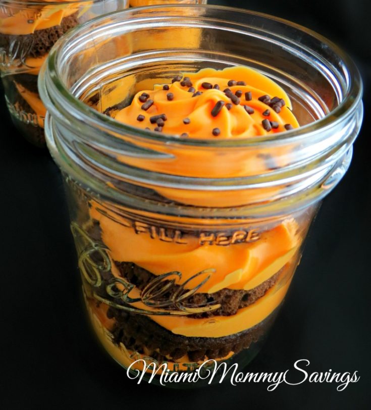 Easy Halloween Cupcakes in a Jar Recipe!