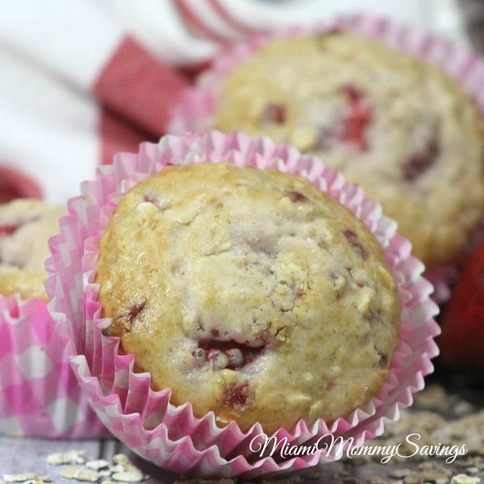 Strawberry Oat Muffins recipe, more at MiamiMommySavings.com