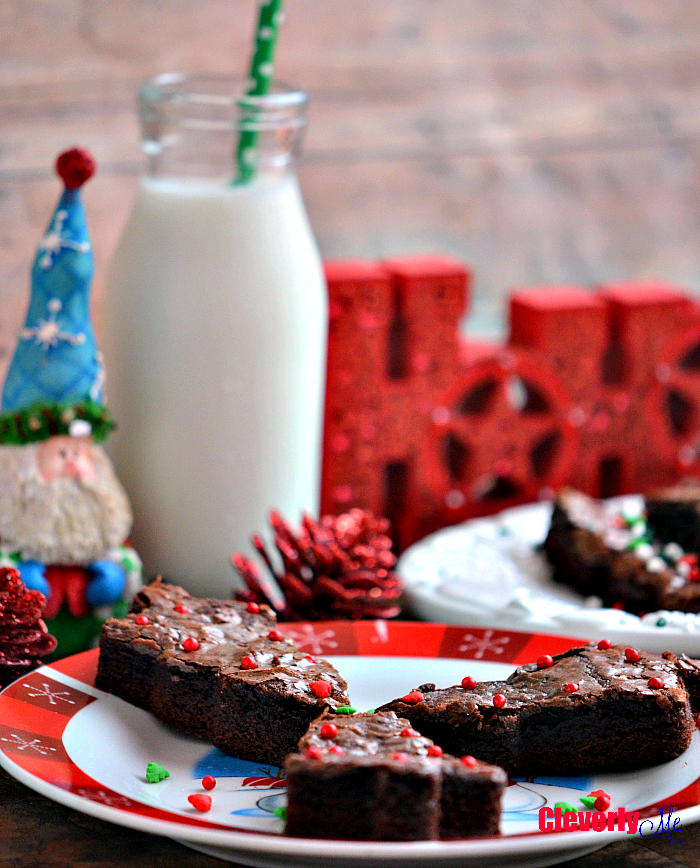 Enjoy the Holiday season with these Easy Christmas Tree Brownies Recipe. Find the recipe at CleverlyMe.com